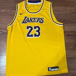 NBA Lakers LeBron James23